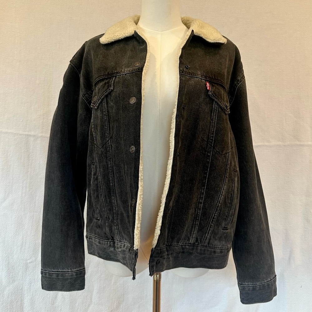 Levi's Premium Black Sherpa Lined Denim Jacket Regular Women’s Size M
